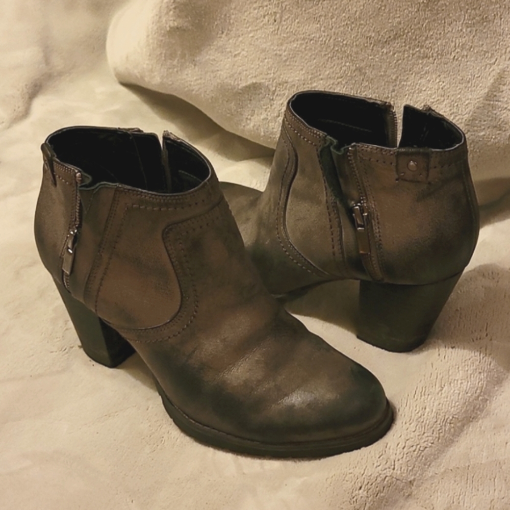 Clark's ankle boots